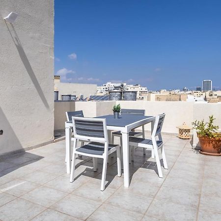Large Terrace Penthouse Sliema Appartement Buitenkant foto