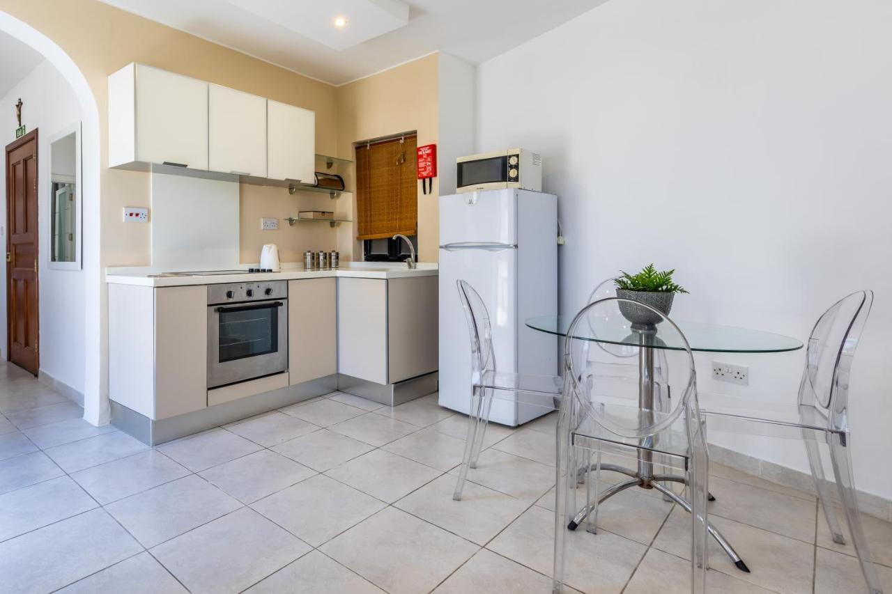 Large Terrace Penthouse Sliema Appartement Buitenkant foto