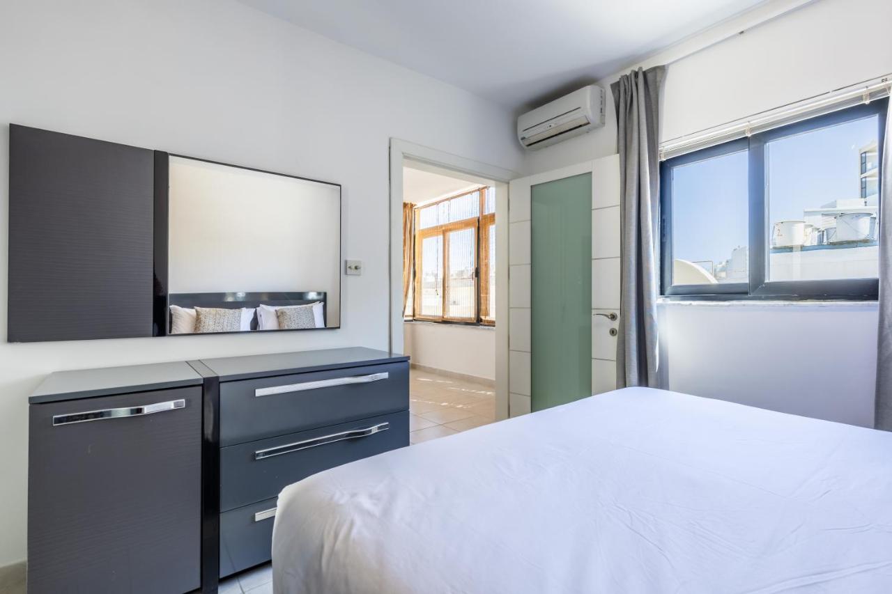 Large Terrace Penthouse Sliema Appartement Buitenkant foto